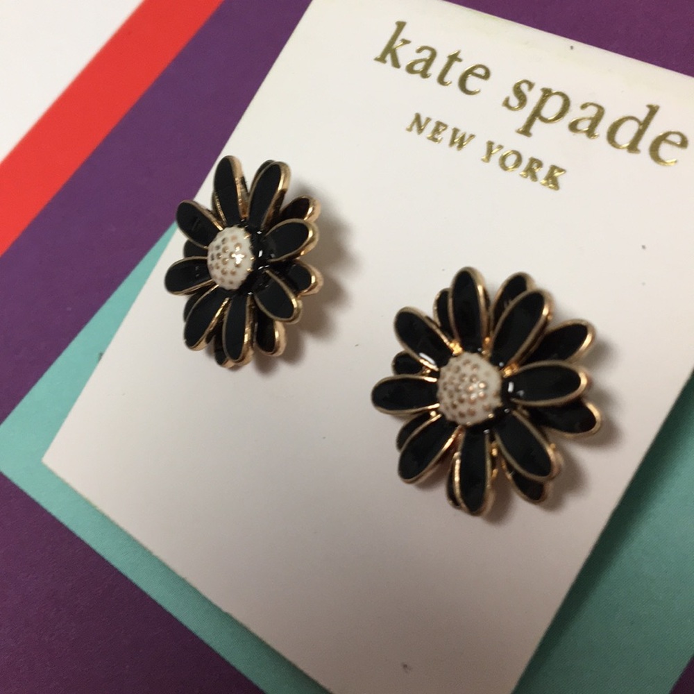 ❌SOLD ❌KATE SPADE BLACK FLOWER EARRINGS  - Picture 3 of 4